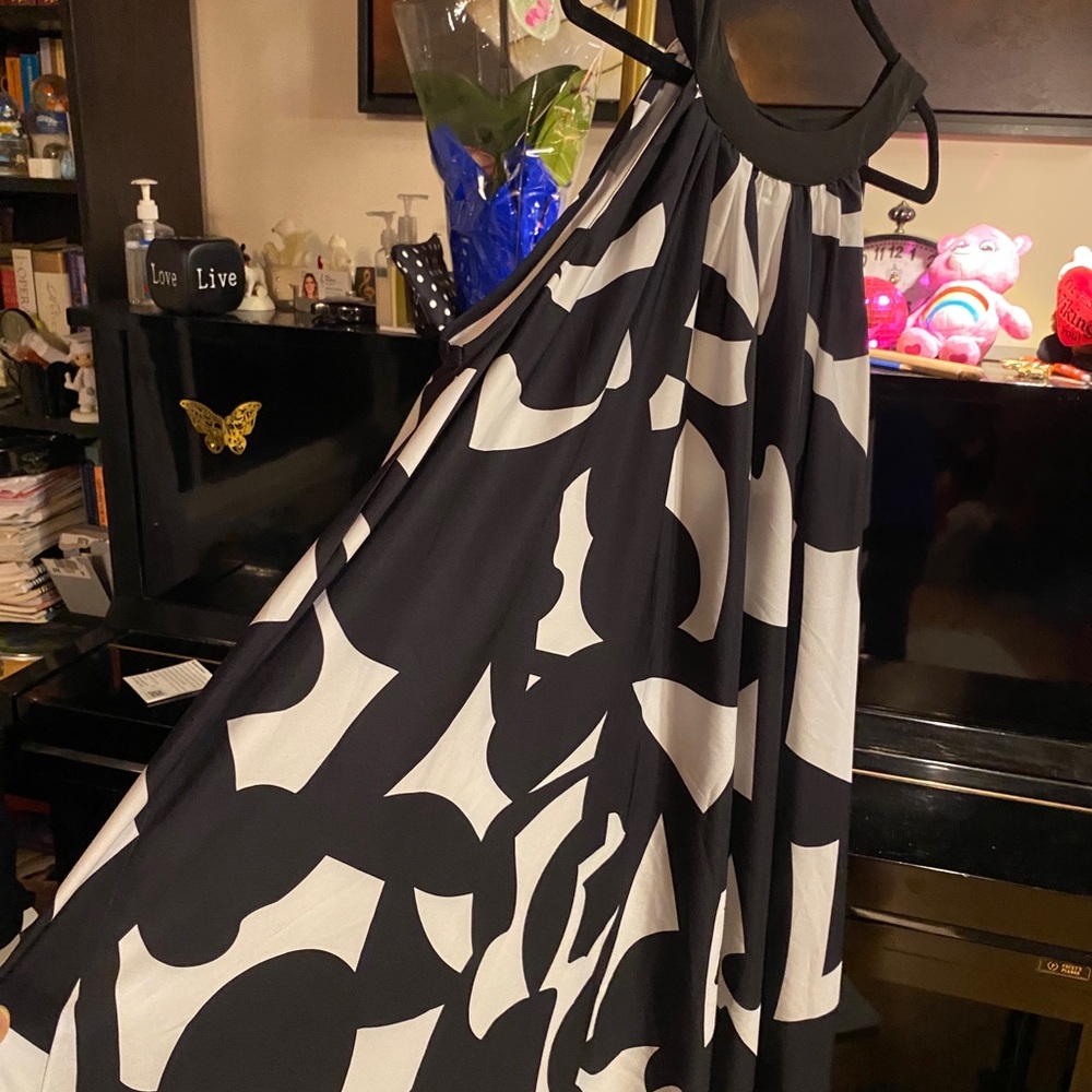Black & White Abstract Halter Maxi Dress - Picture 3 of 4